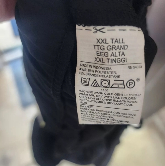 Old Navy Go Dry Cropped Pants - Picture 2 of 3